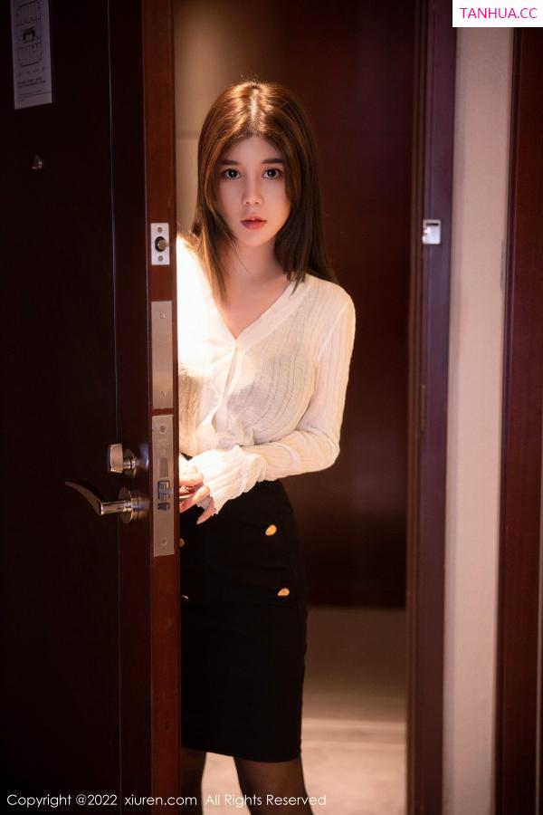 [XiuRen]高清写真图 2022.10.31 No.5781 周jojobaby 黑丝美腿